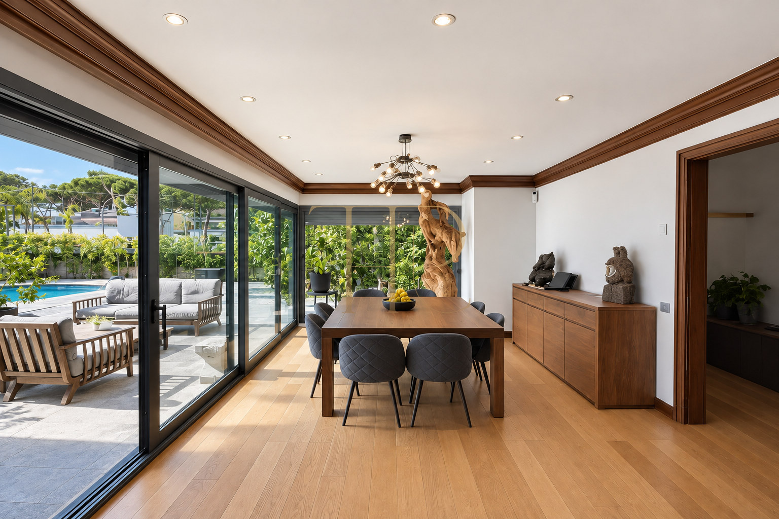 Rented villa in La Pineda, Castelldefels, with a pool