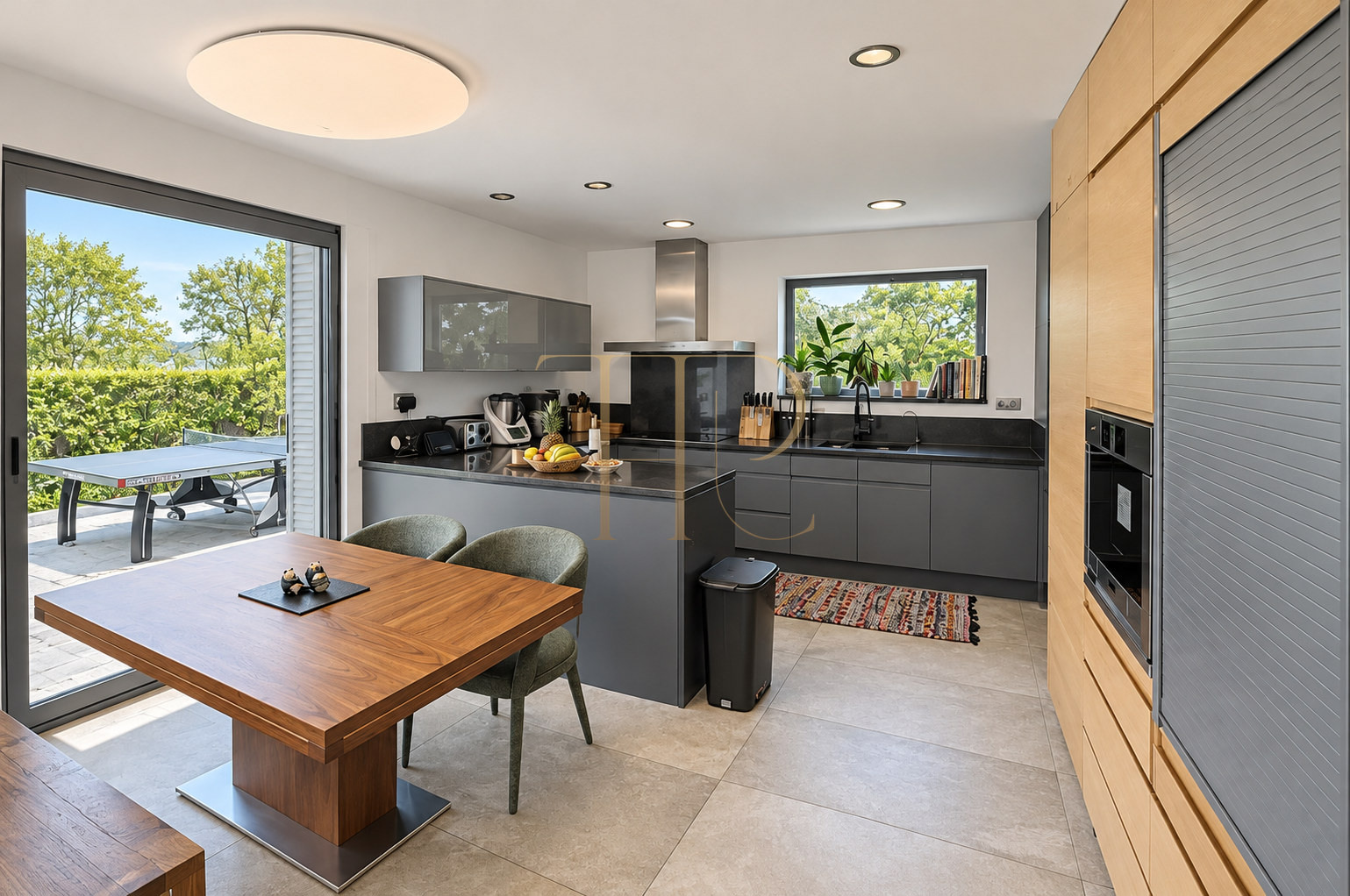 Rented villa in La Pineda, Castelldefels, with a pool