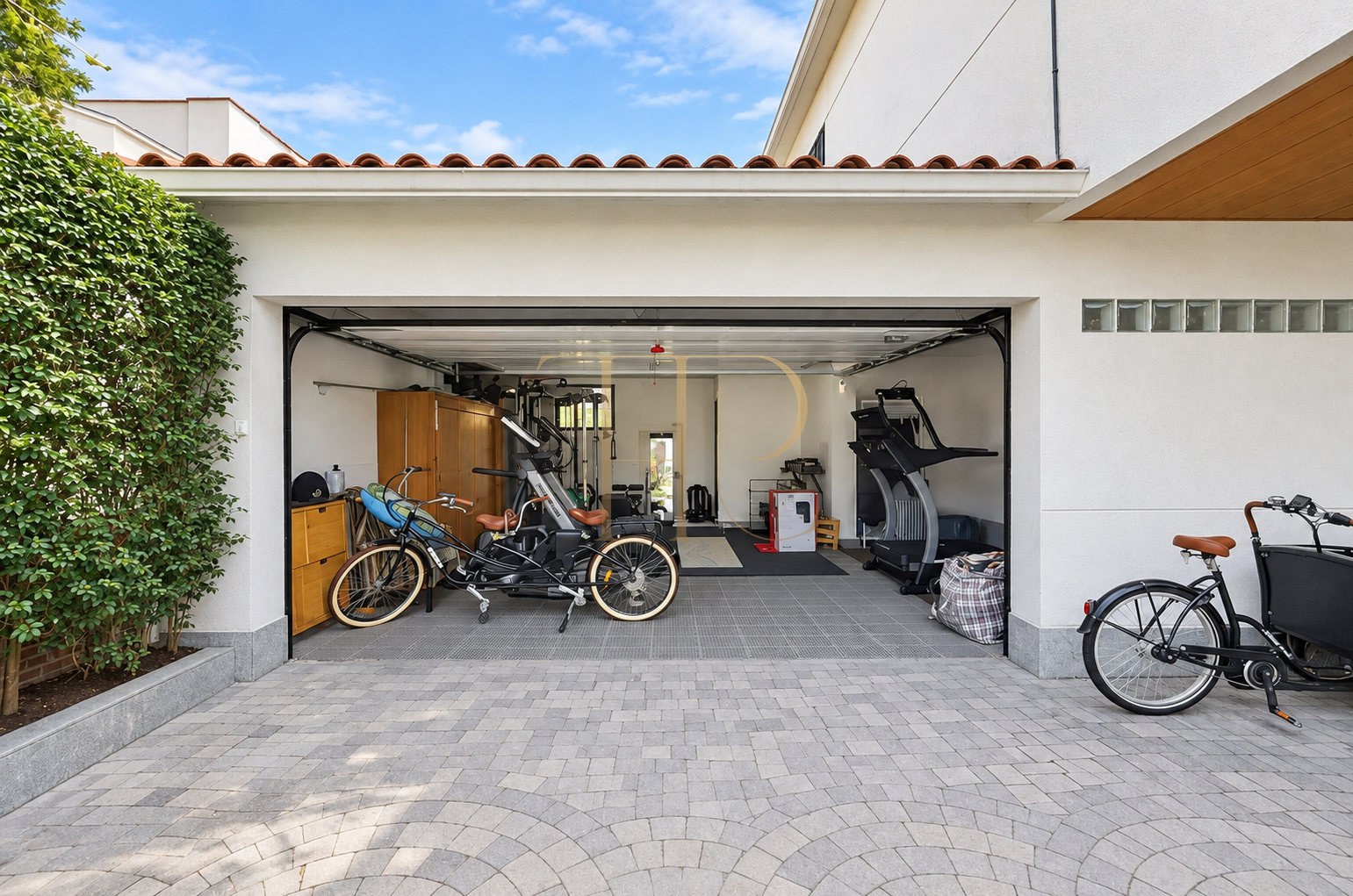 Rented villa in La Pineda, Castelldefels, with a pool