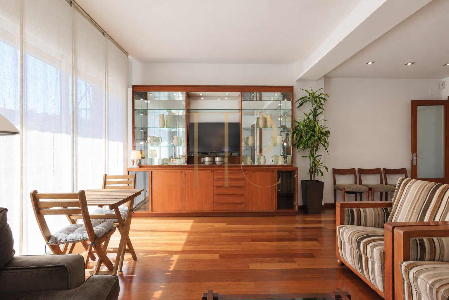 Apartment for sale in Eixample, Barcelona, with balcony