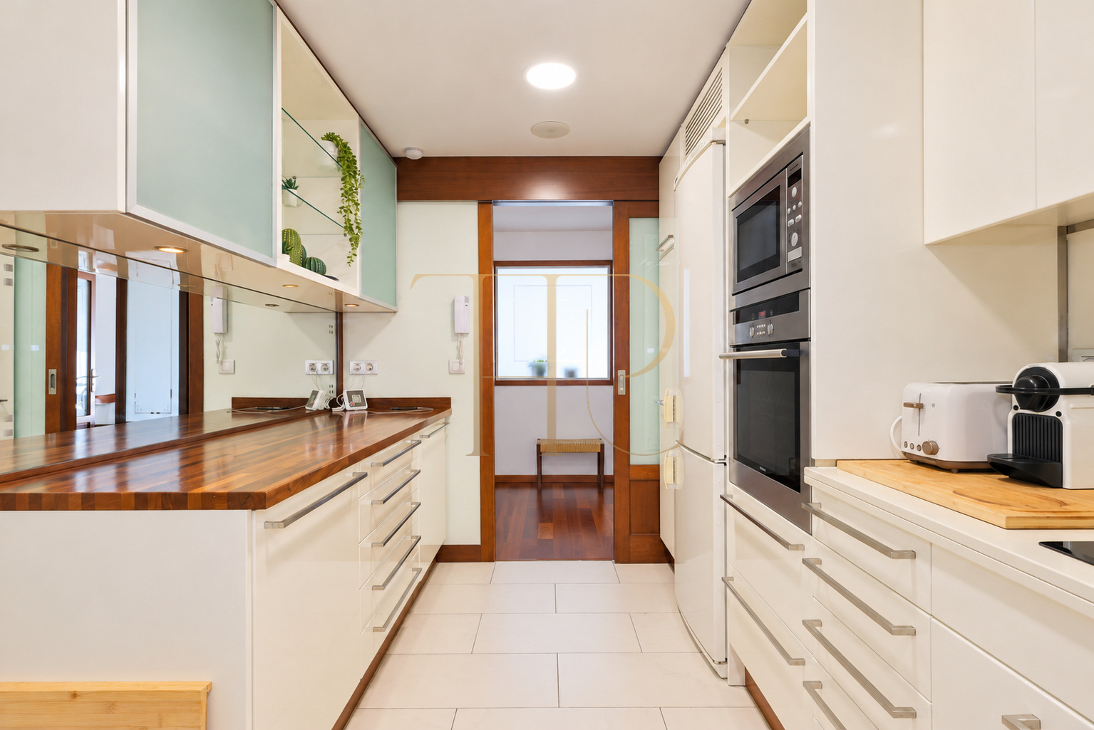Apartment for sale in Eixample, Barcelona, with balcony