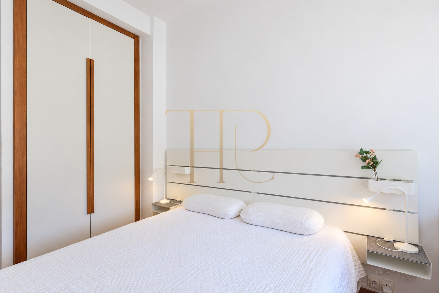 Apartment for sale in Eixample, Barcelona, with balcony