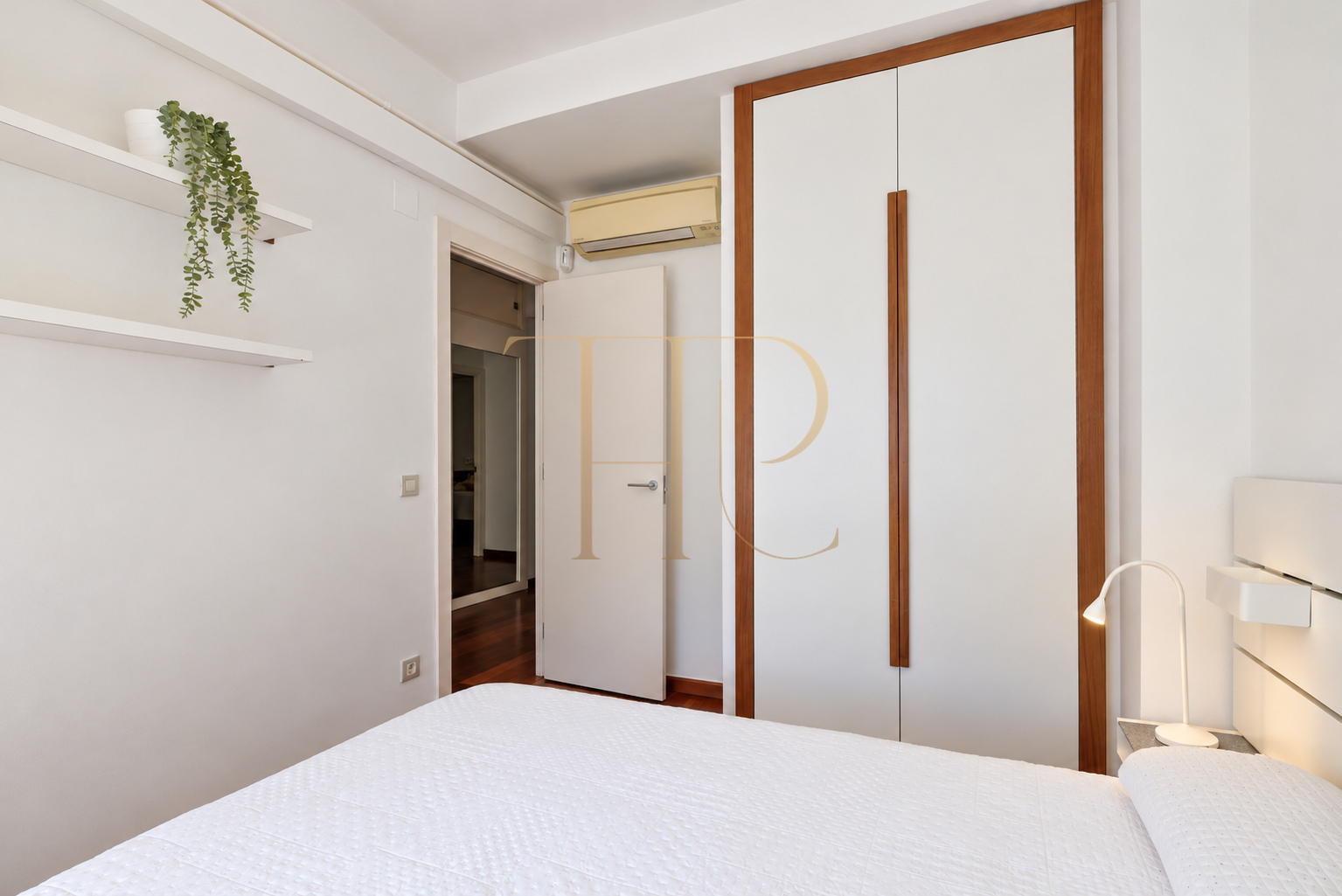 Apartment for sale in Eixample, Barcelona, with balcony