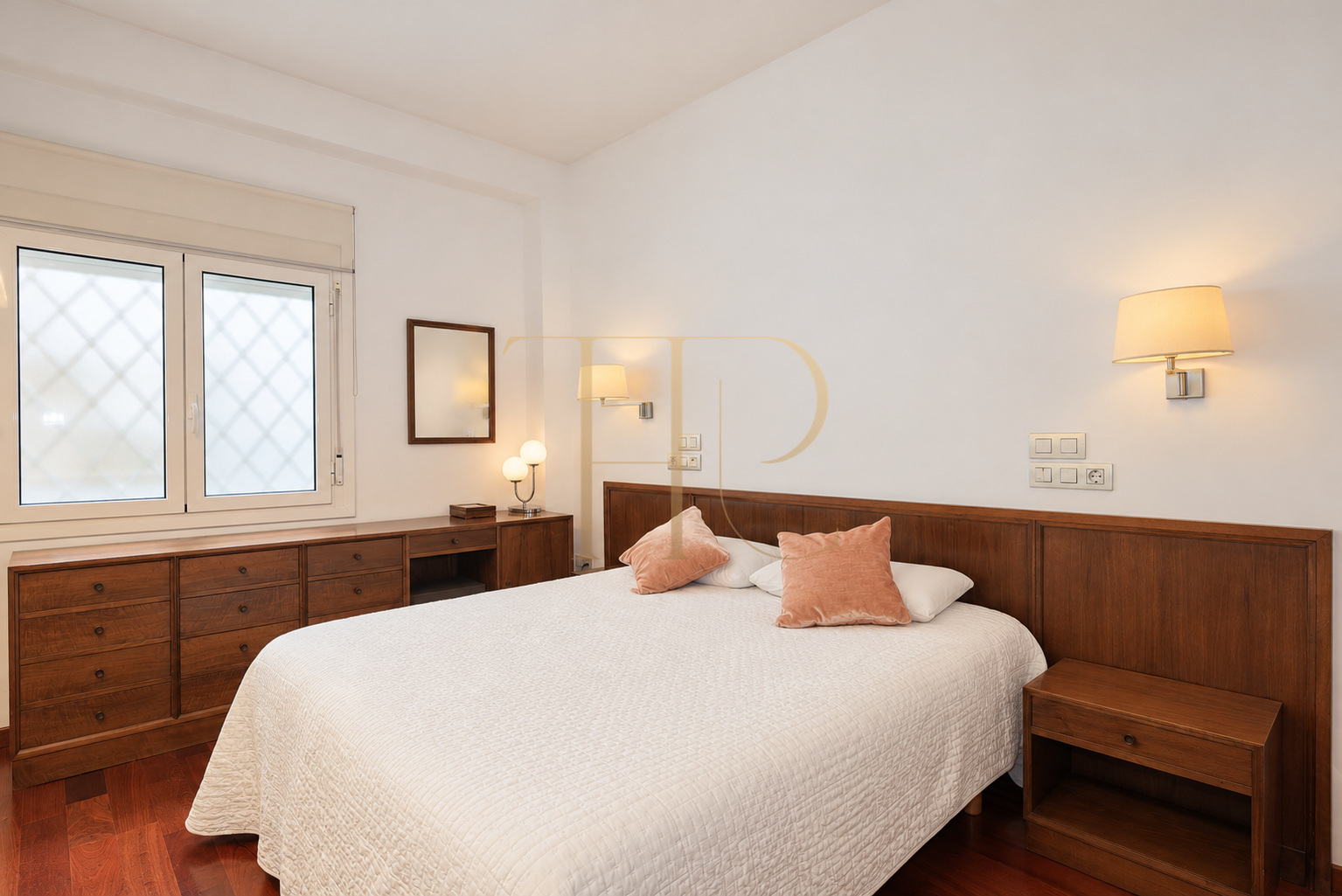 Apartment for sale in Eixample, Barcelona, with balcony