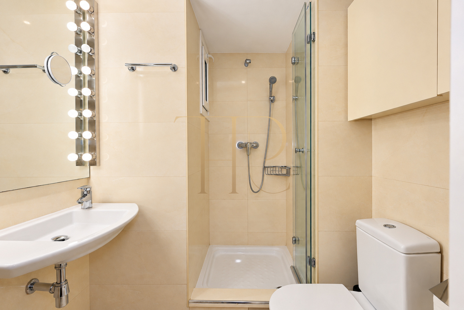 Apartment for sale in Eixample, Barcelona, with balcony