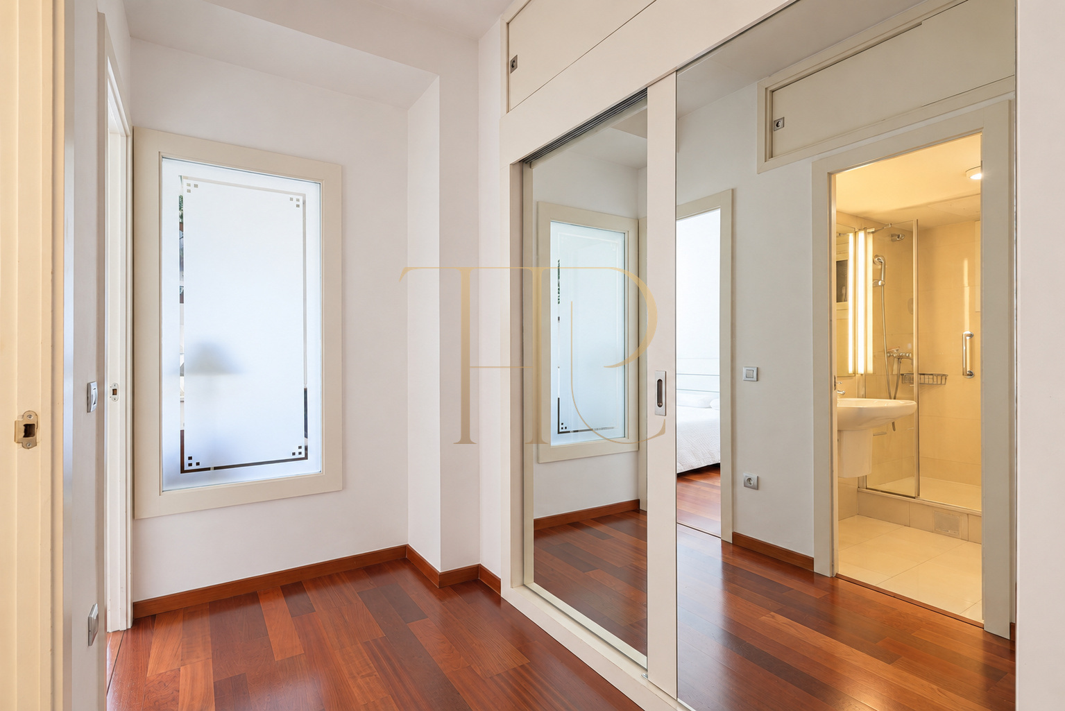 Apartment for sale in Eixample, Barcelona, with balcony