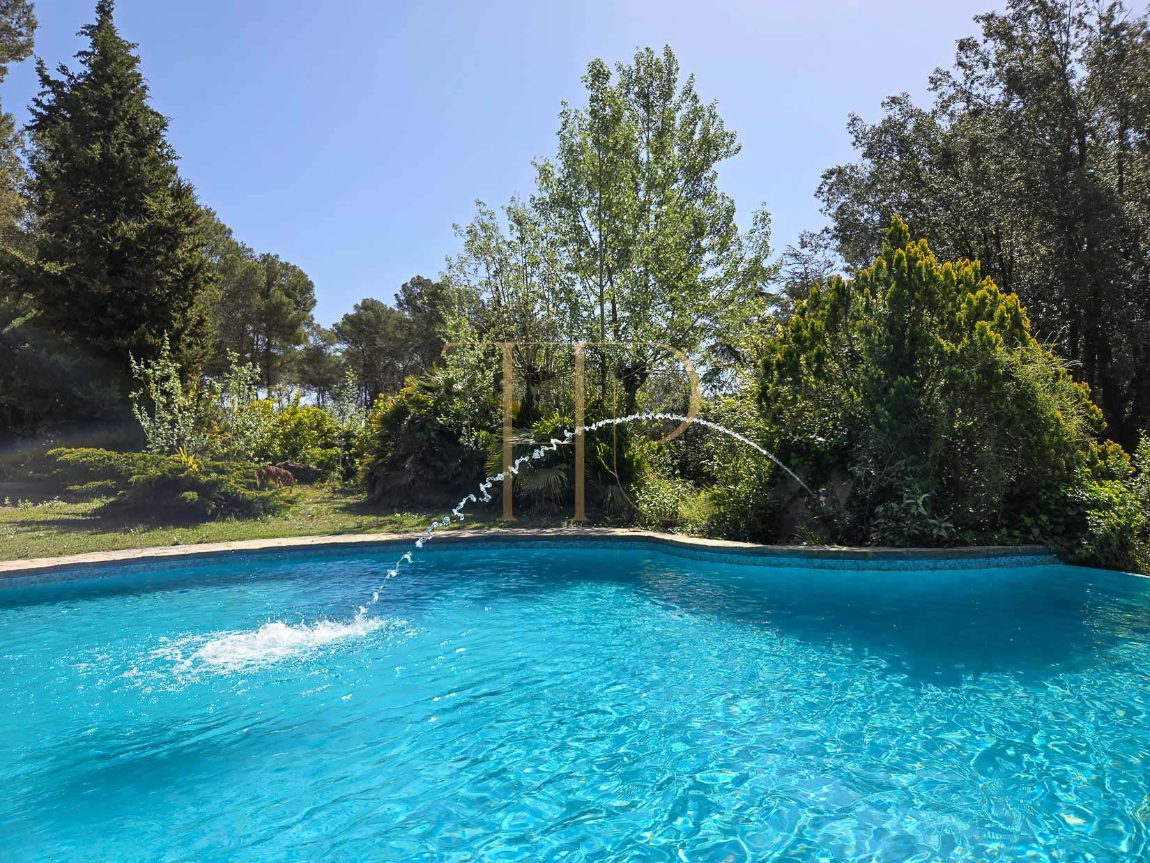 Sold villa in Begues with a large garden and pool