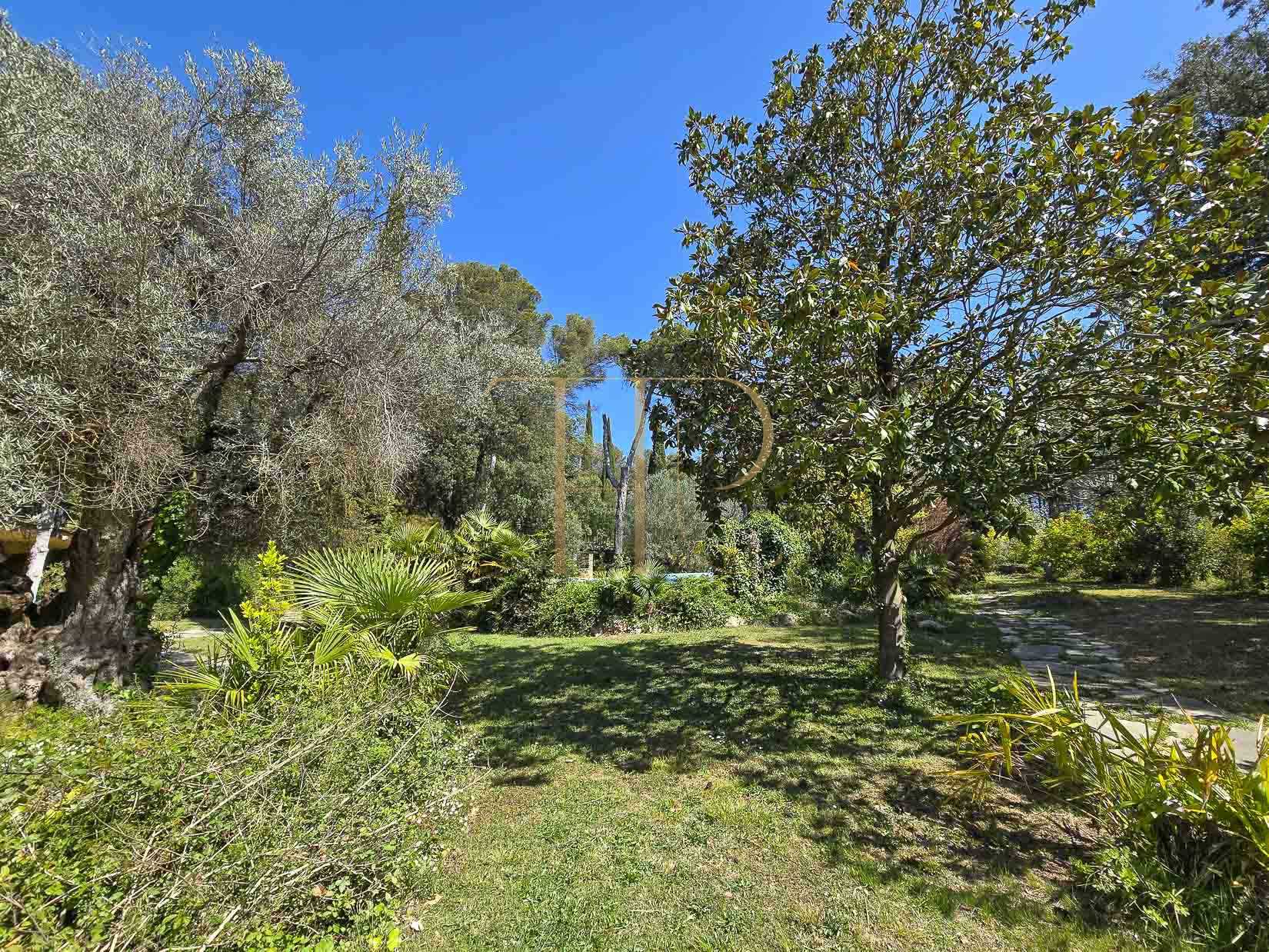 Sold villa in Begues with a large garden and pool