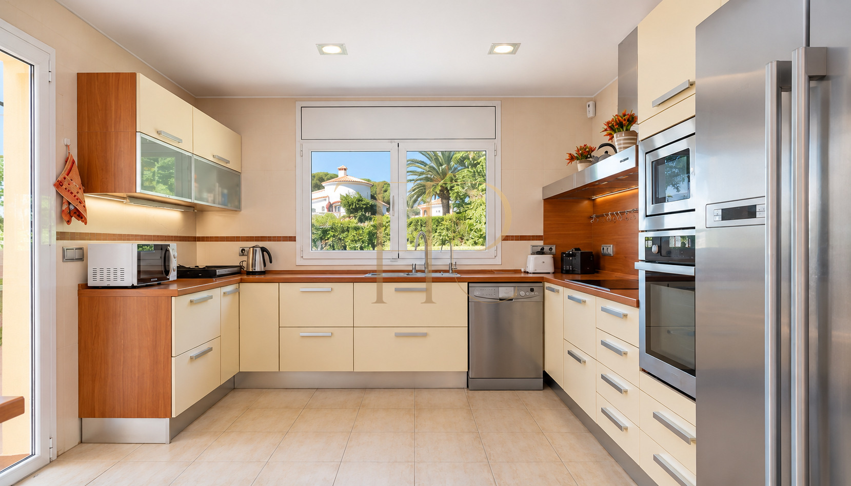 Seafront house for sale in L’Ametlla de Mar, Les Tres Cales