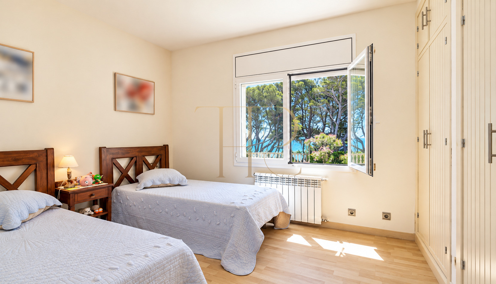 Seafront house for sale in L’Ametlla de Mar, Les Tres Cales