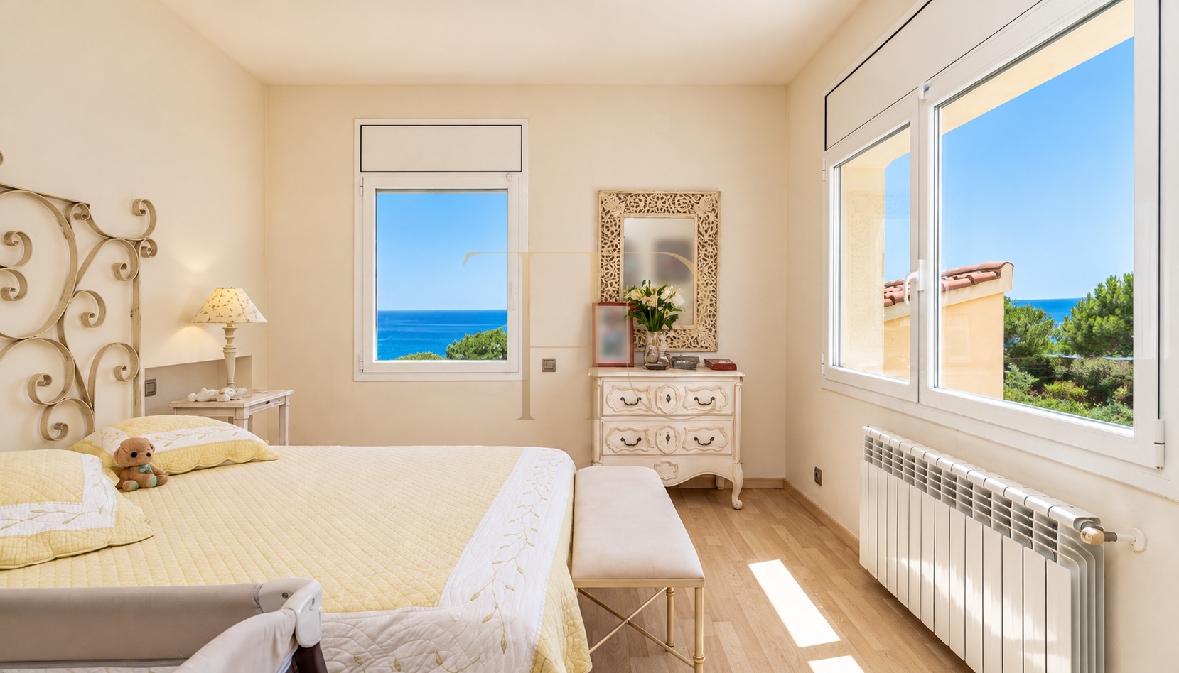 Seafront house for sale in L’Ametlla de Mar, Les Tres Cales