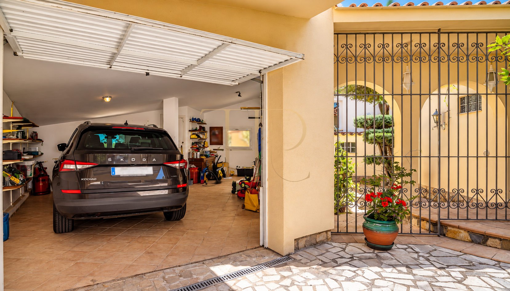 Seafront house for sale in L’Ametlla de Mar, Les Tres Cales