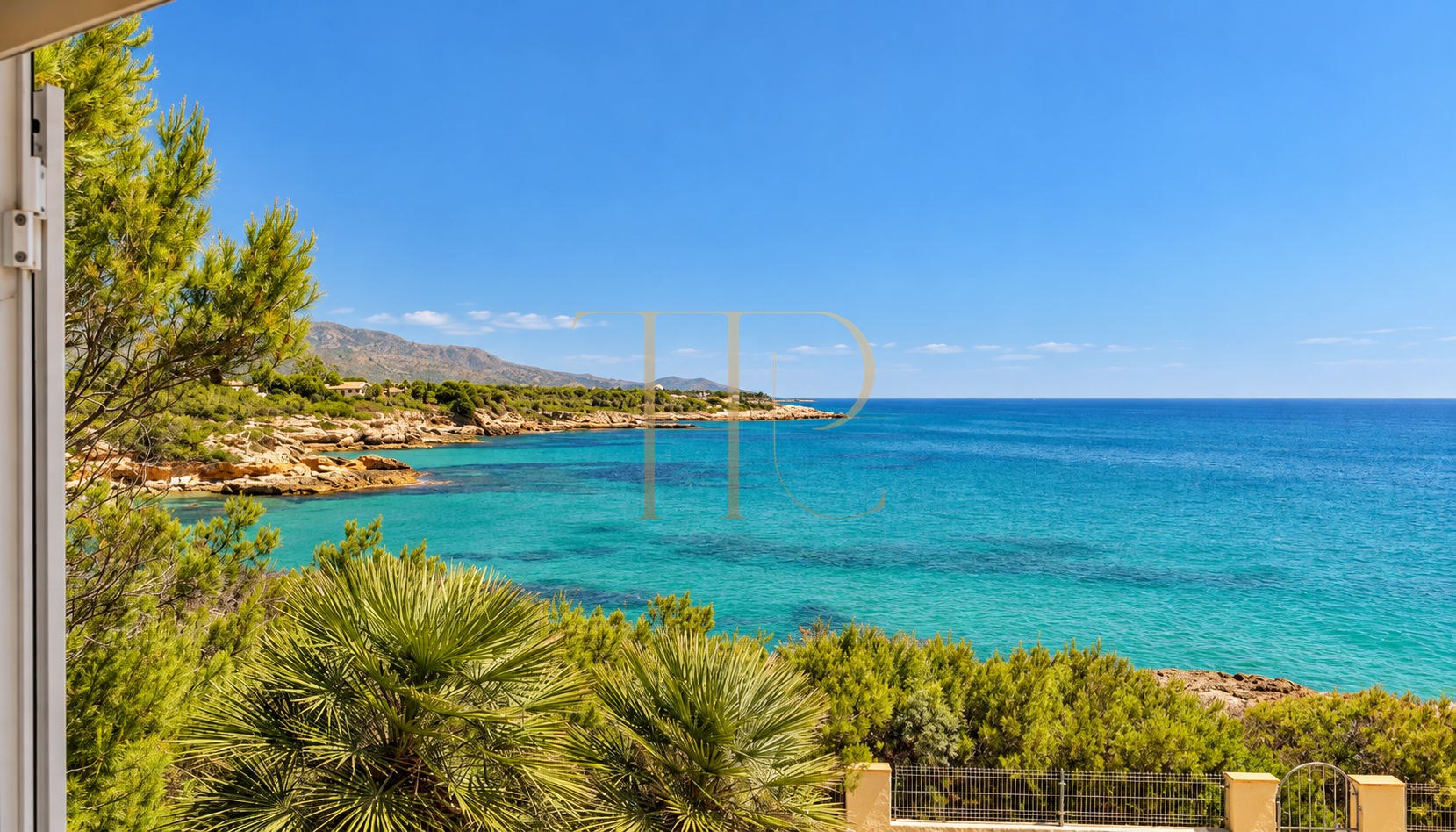Seafront house for sale in L’Ametlla de Mar, Les Tres Cales