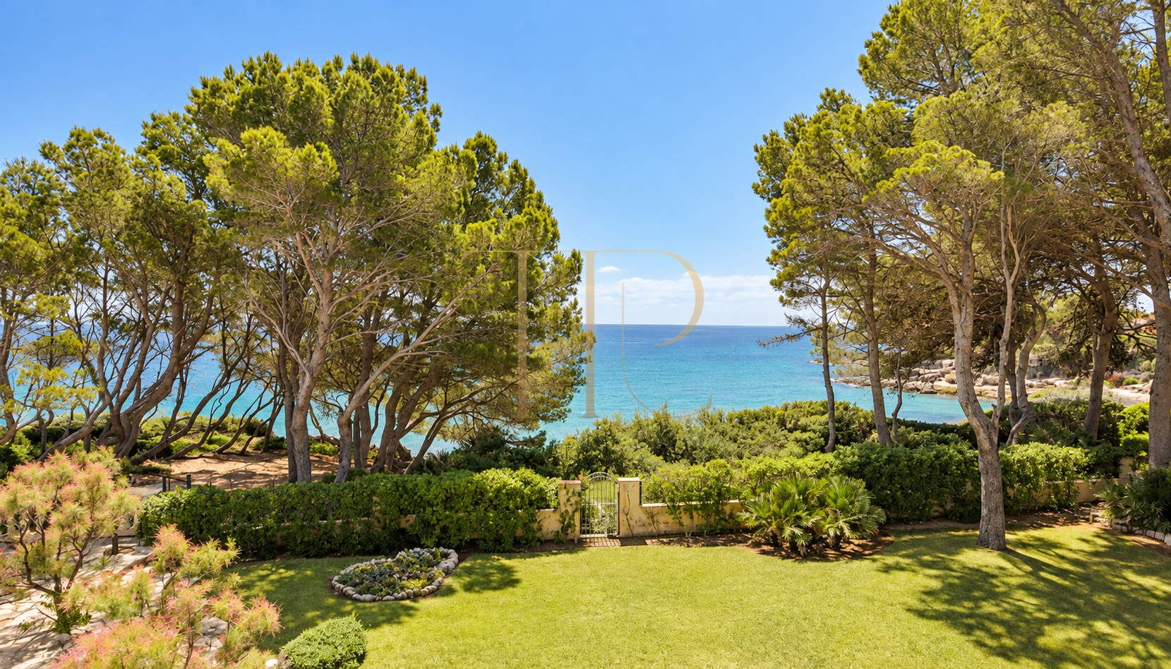 Seafront house for sale in L’Ametlla de Mar, Les Tres Cales