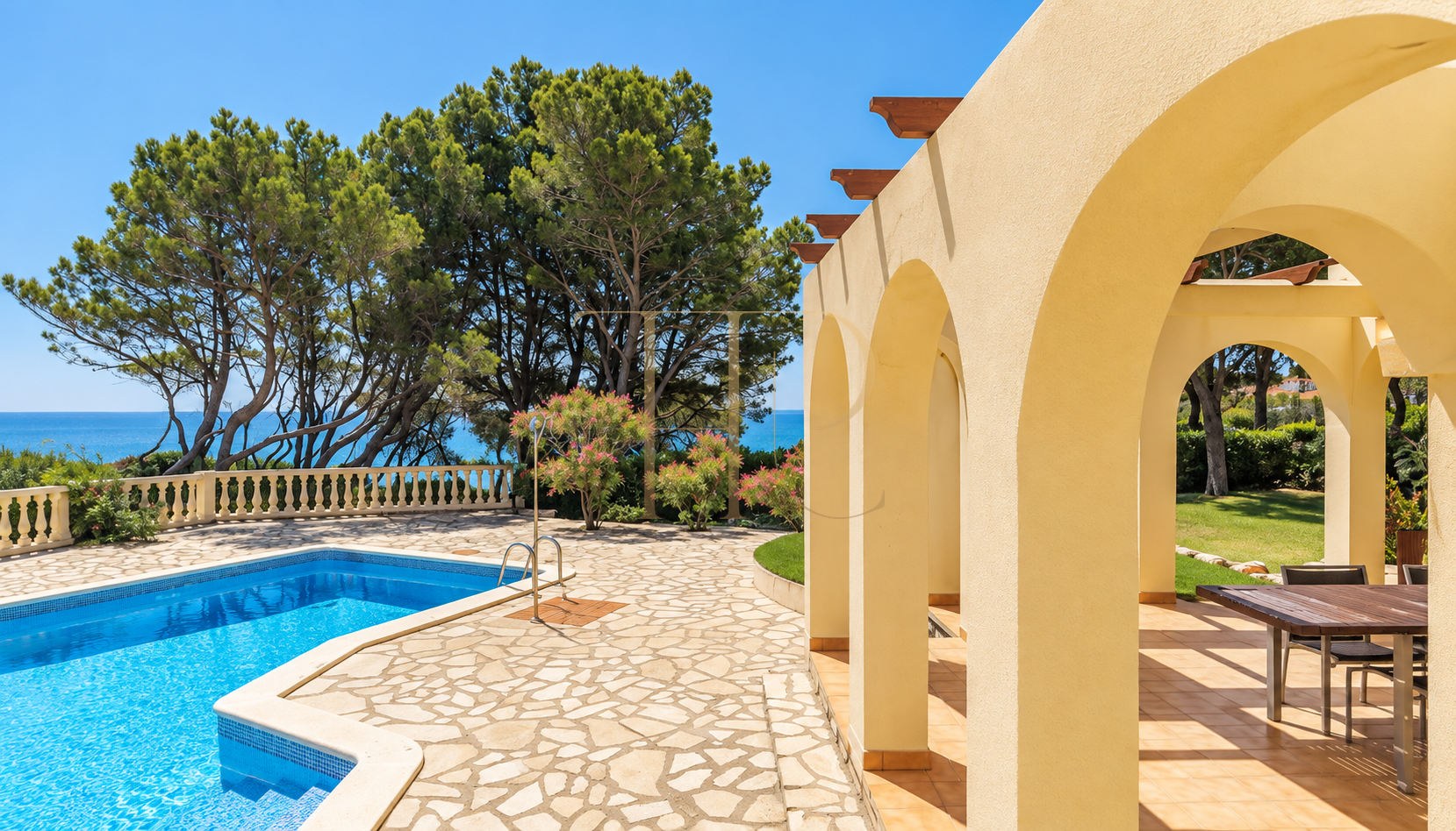 Seafront house for sale in L’Ametlla de Mar, Les Tres Cales