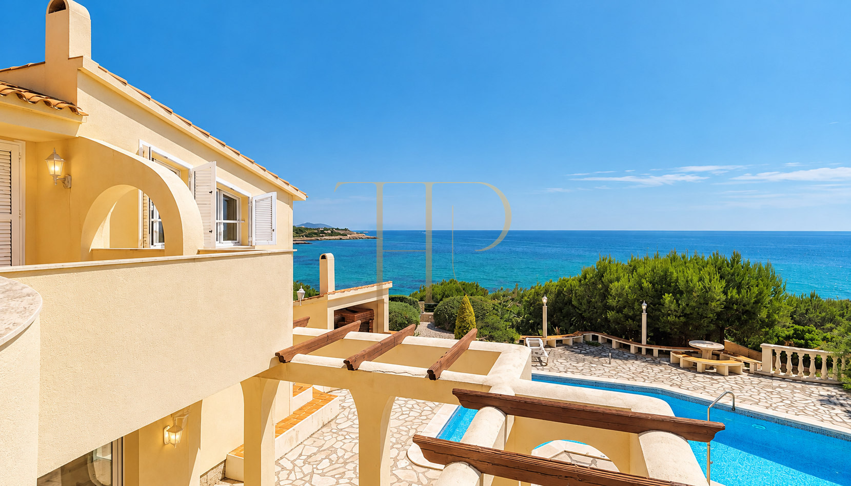 Seafront house for sale in L’Ametlla de Mar, Les Tres Cales