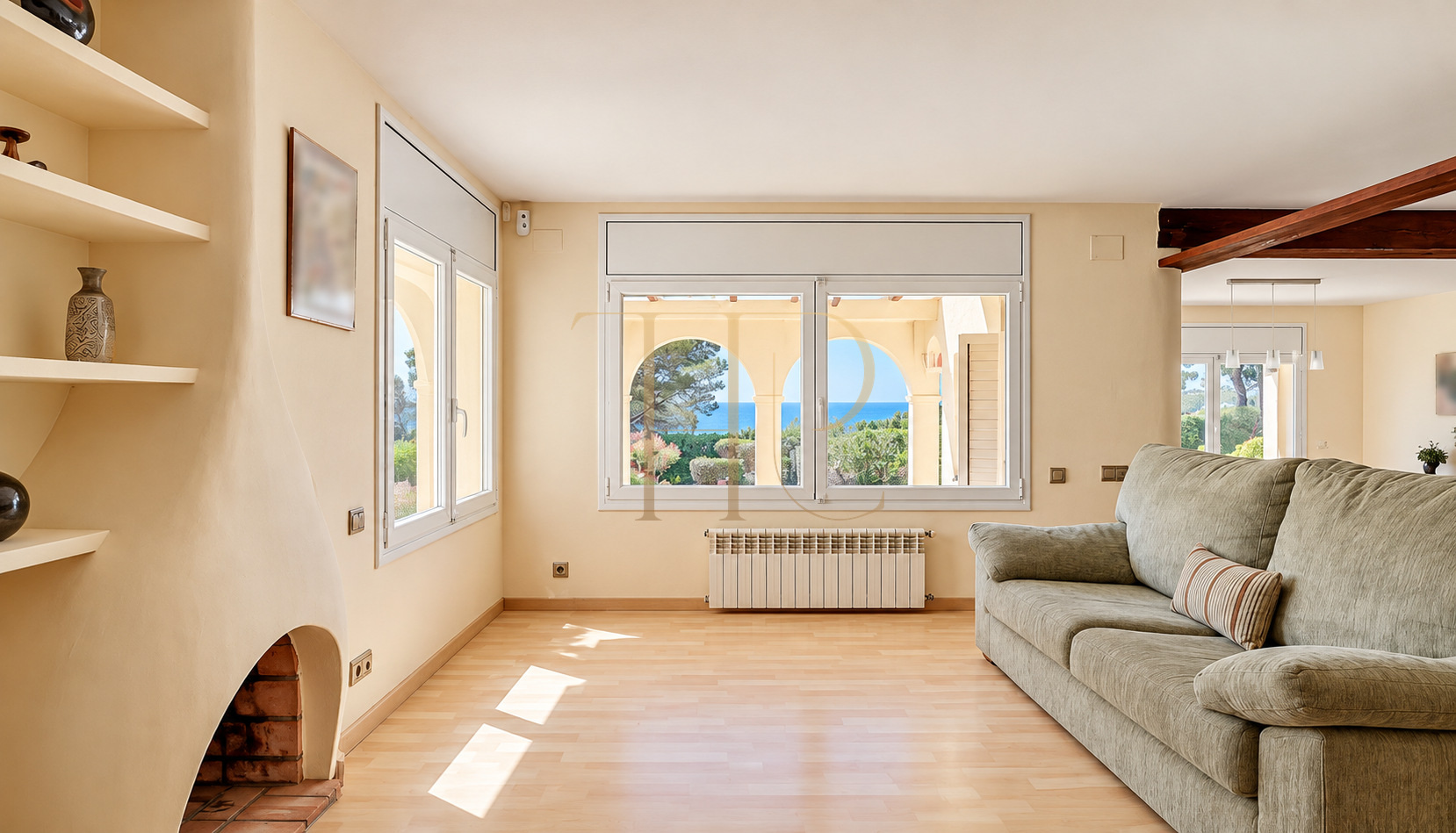 Seafront house for sale in L’Ametlla de Mar, Les Tres Cales