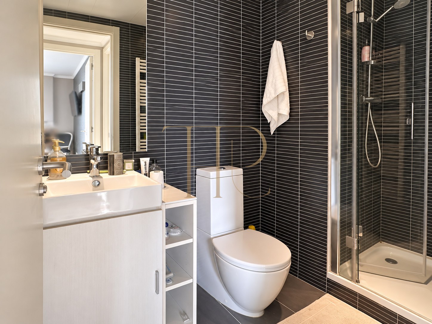 Apartment for sale in Barcelona with Barceloneta and port views