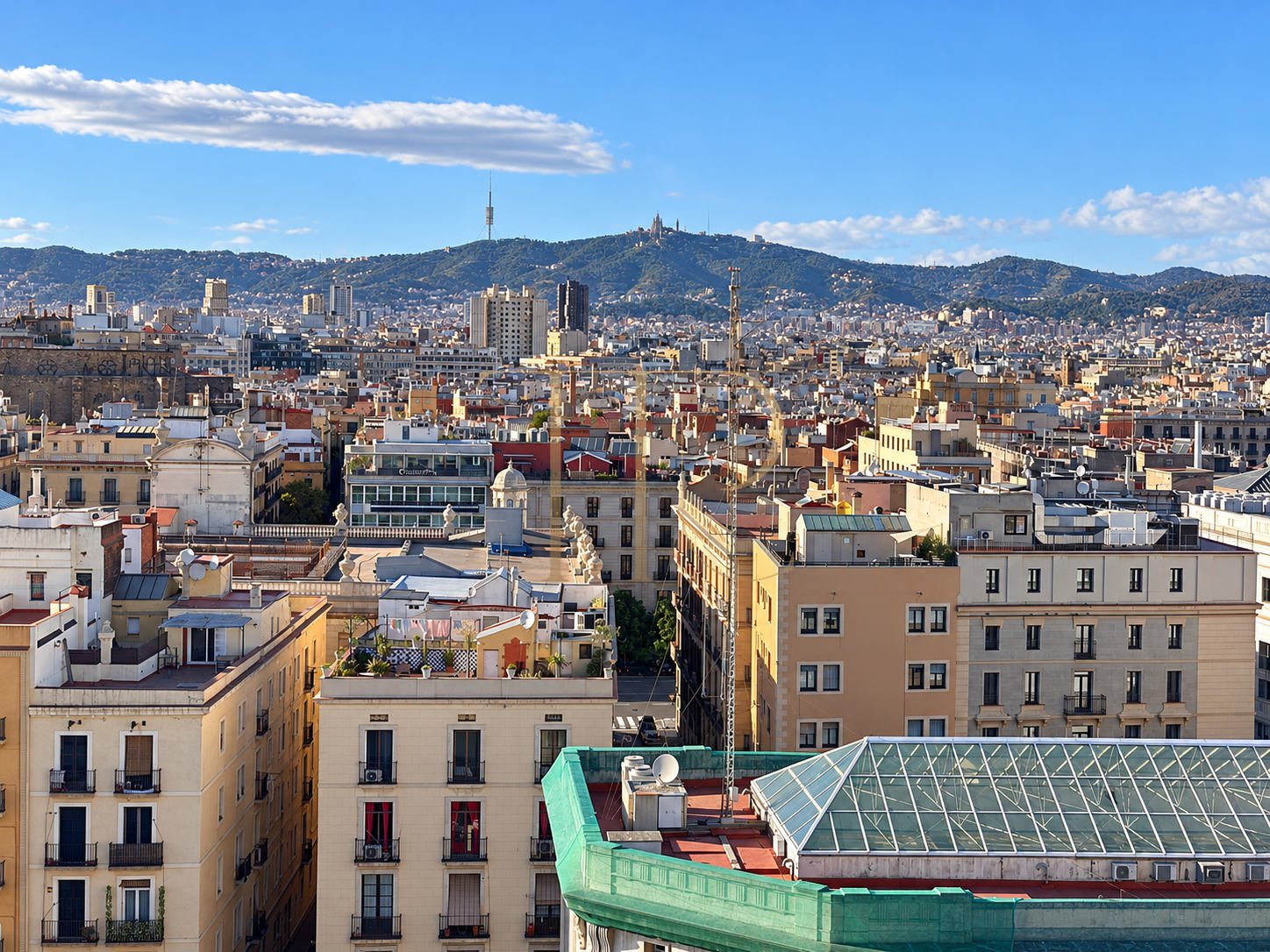 Apartment for sale in Barcelona with Barceloneta and port views