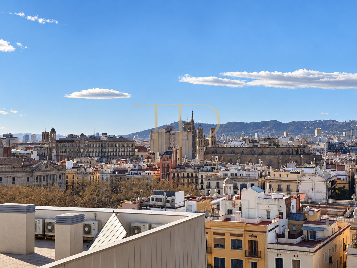 Apartment for sale in Barcelona with Barceloneta and port views