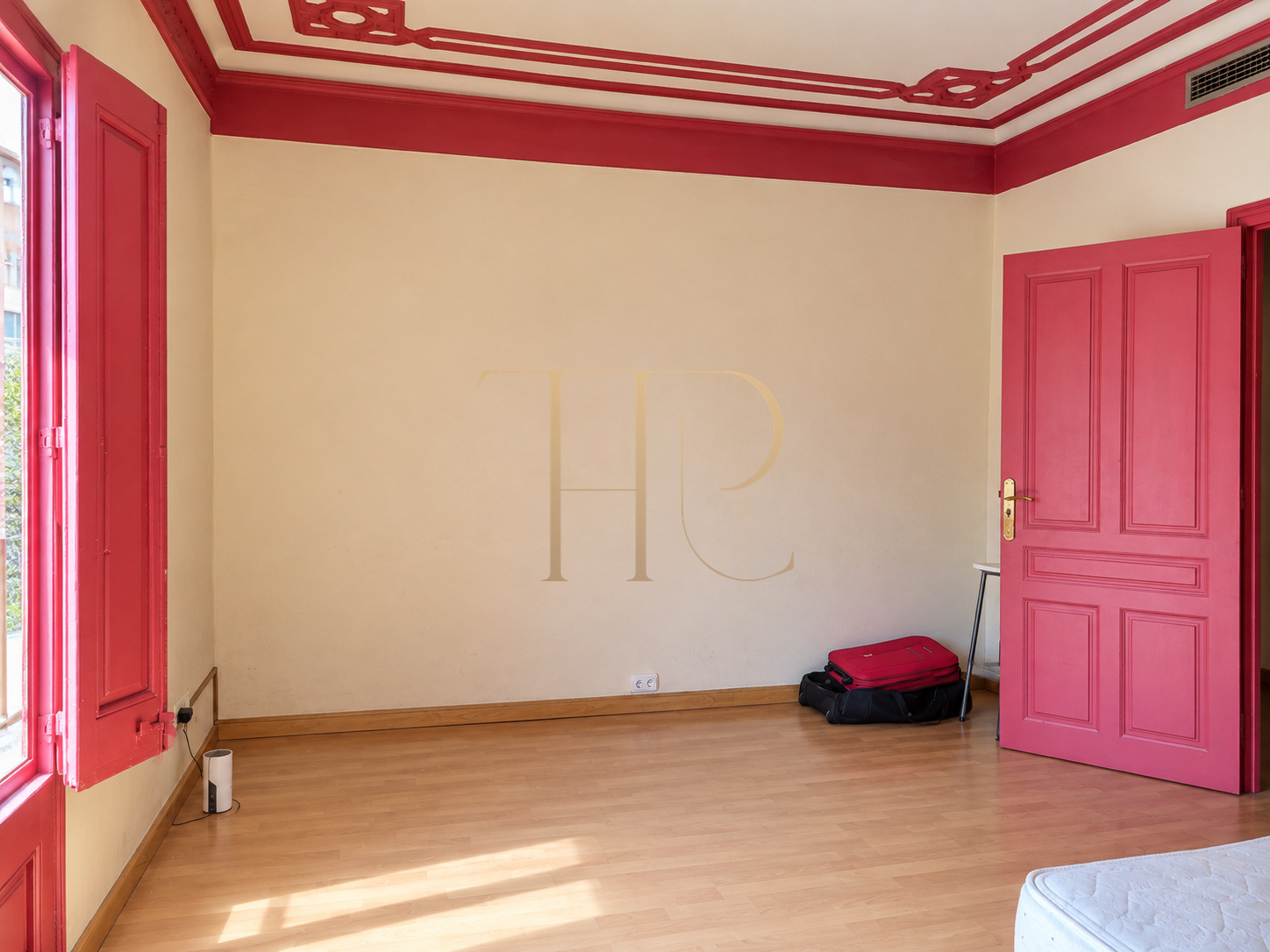 Period apartment for renovation in El Born, Barcelona