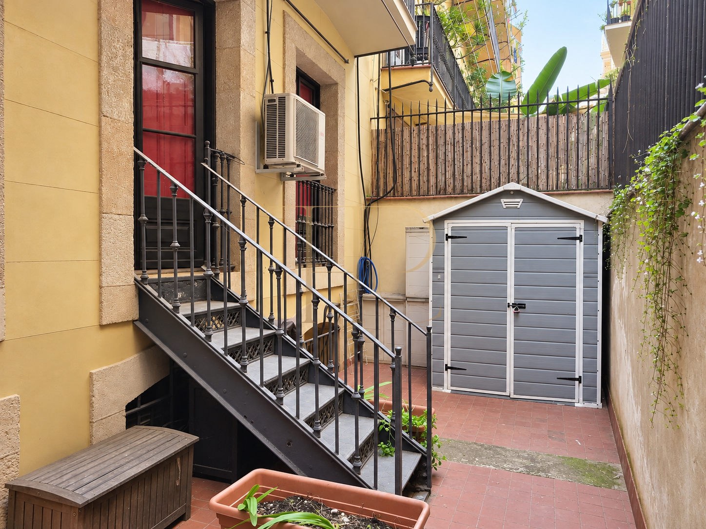 Period apartment for renovation in El Born, Barcelona