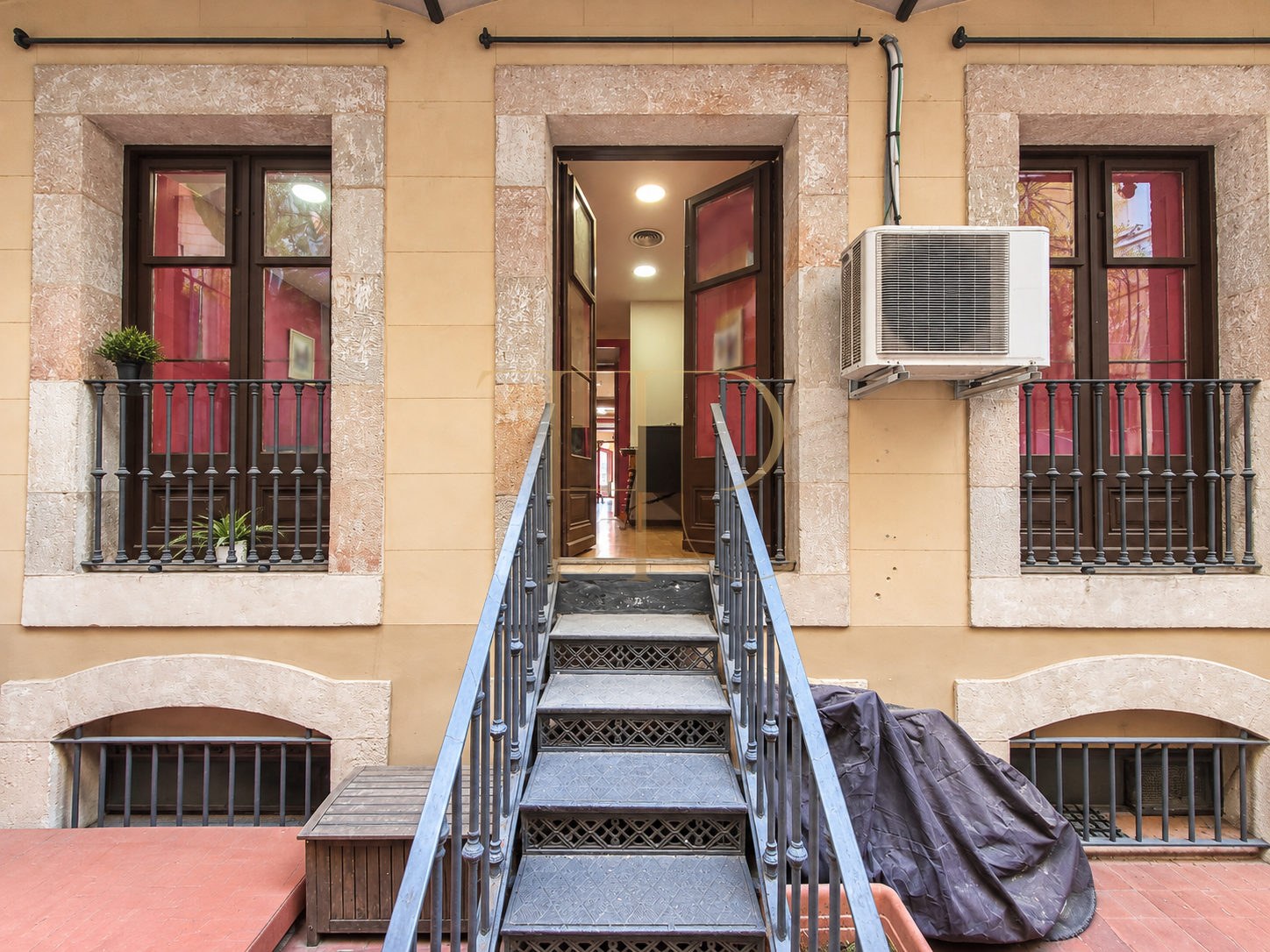 Period apartment for renovation in El Born, Barcelona