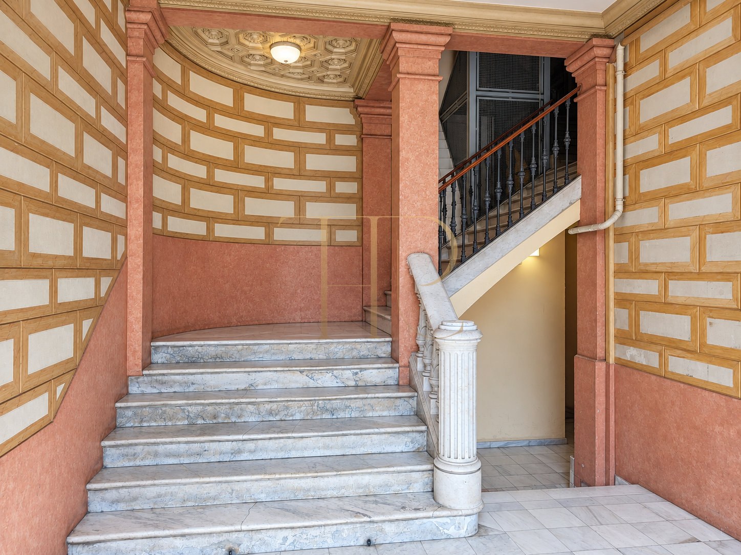 Period apartment for renovation in El Born, Barcelona
