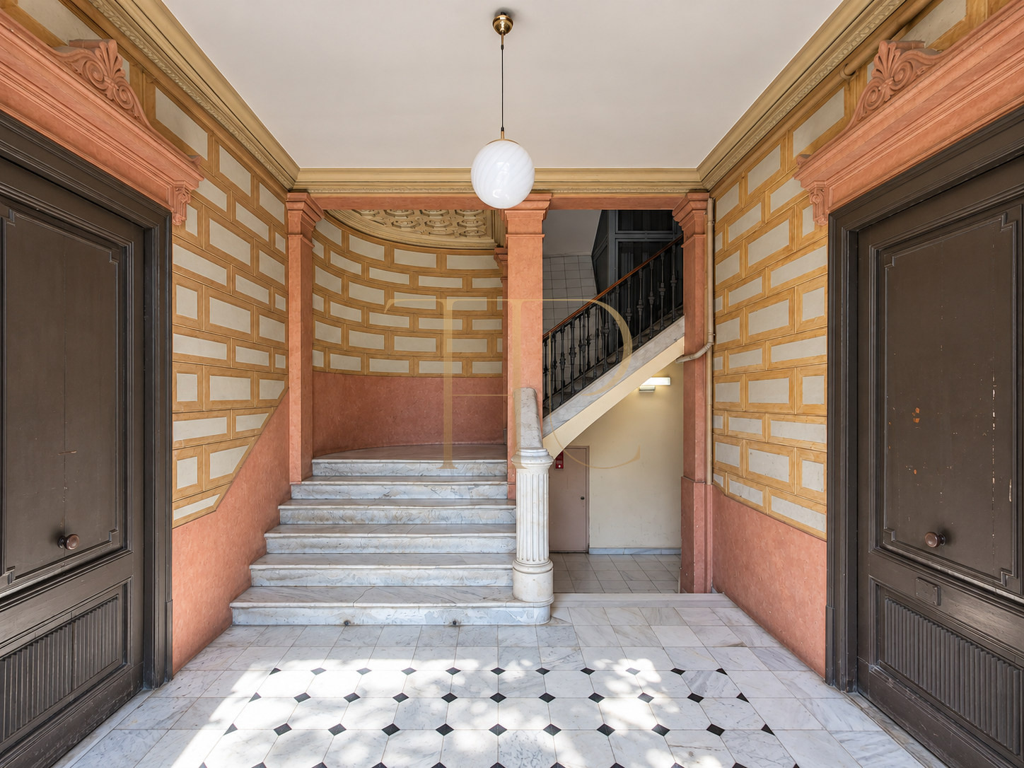 Period apartment for renovation in El Born, Barcelona