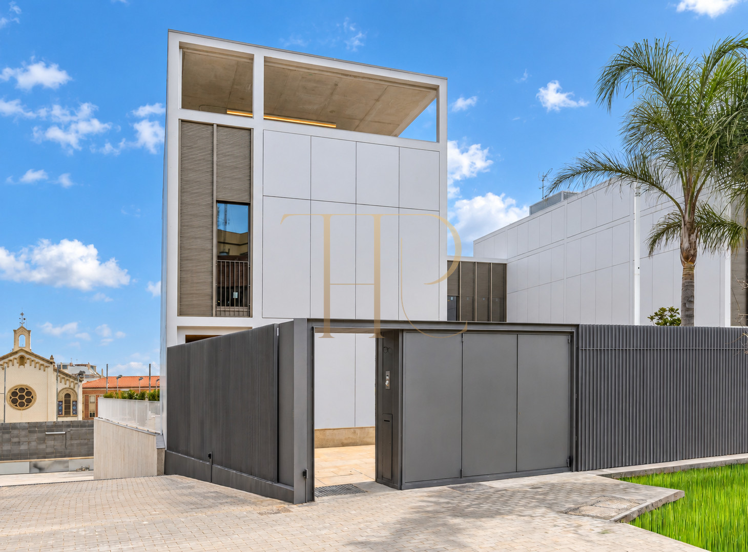 Contemporary house with pools in La Bonanova, Barcelona