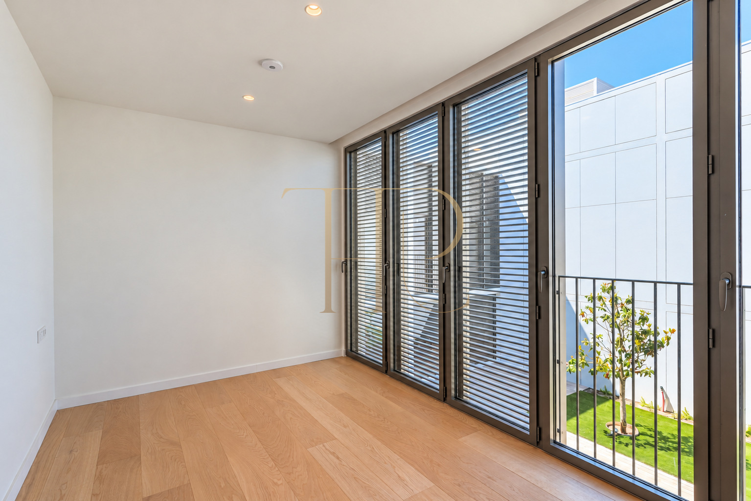 Contemporary house with pools in La Bonanova, Barcelona