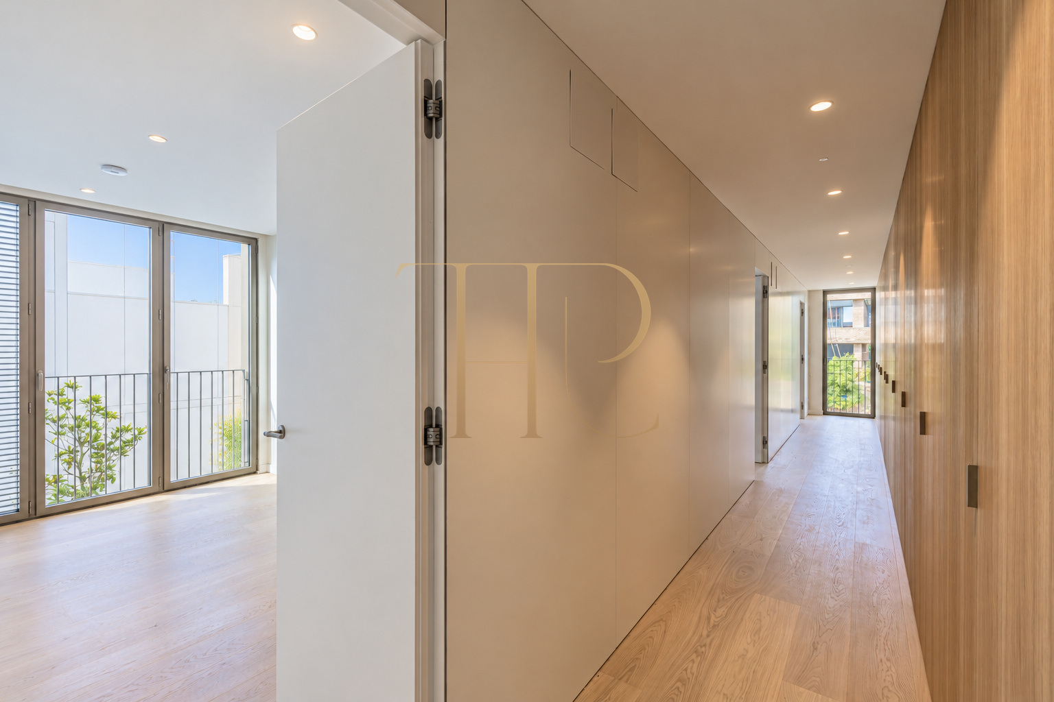 Contemporary house with pools in La Bonanova, Barcelona