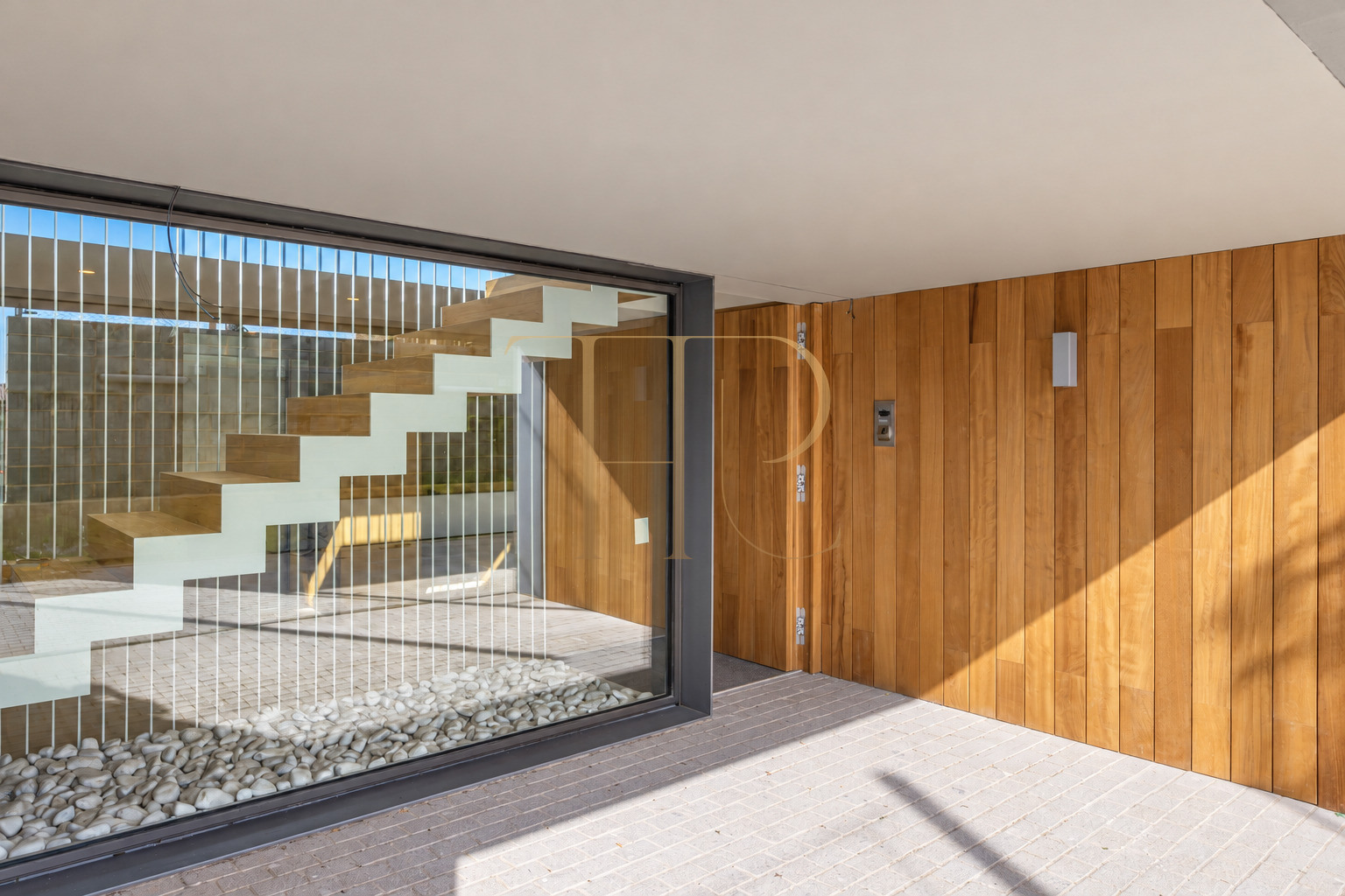Contemporary house with pools in La Bonanova, Barcelona
