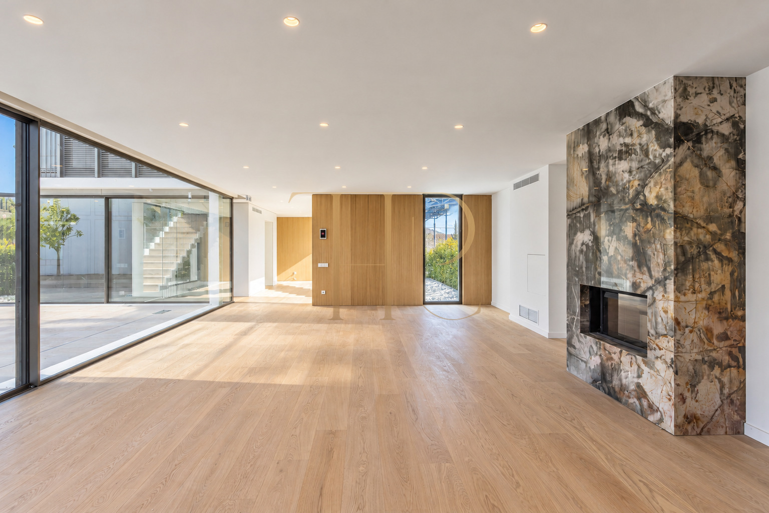 Contemporary house with pools in La Bonanova, Barcelona