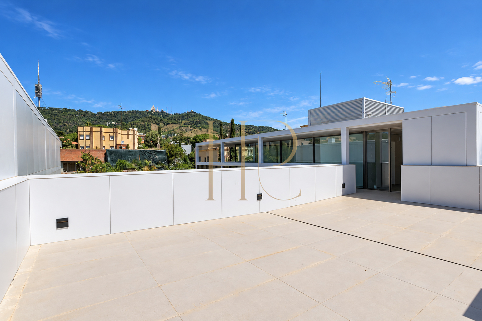 Contemporary house with pools in La Bonanova, Barcelona