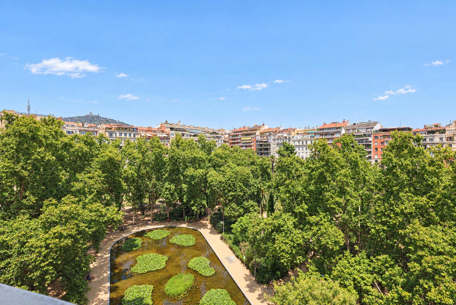 Period apartment to renovate beside Turó Park, Barcelona