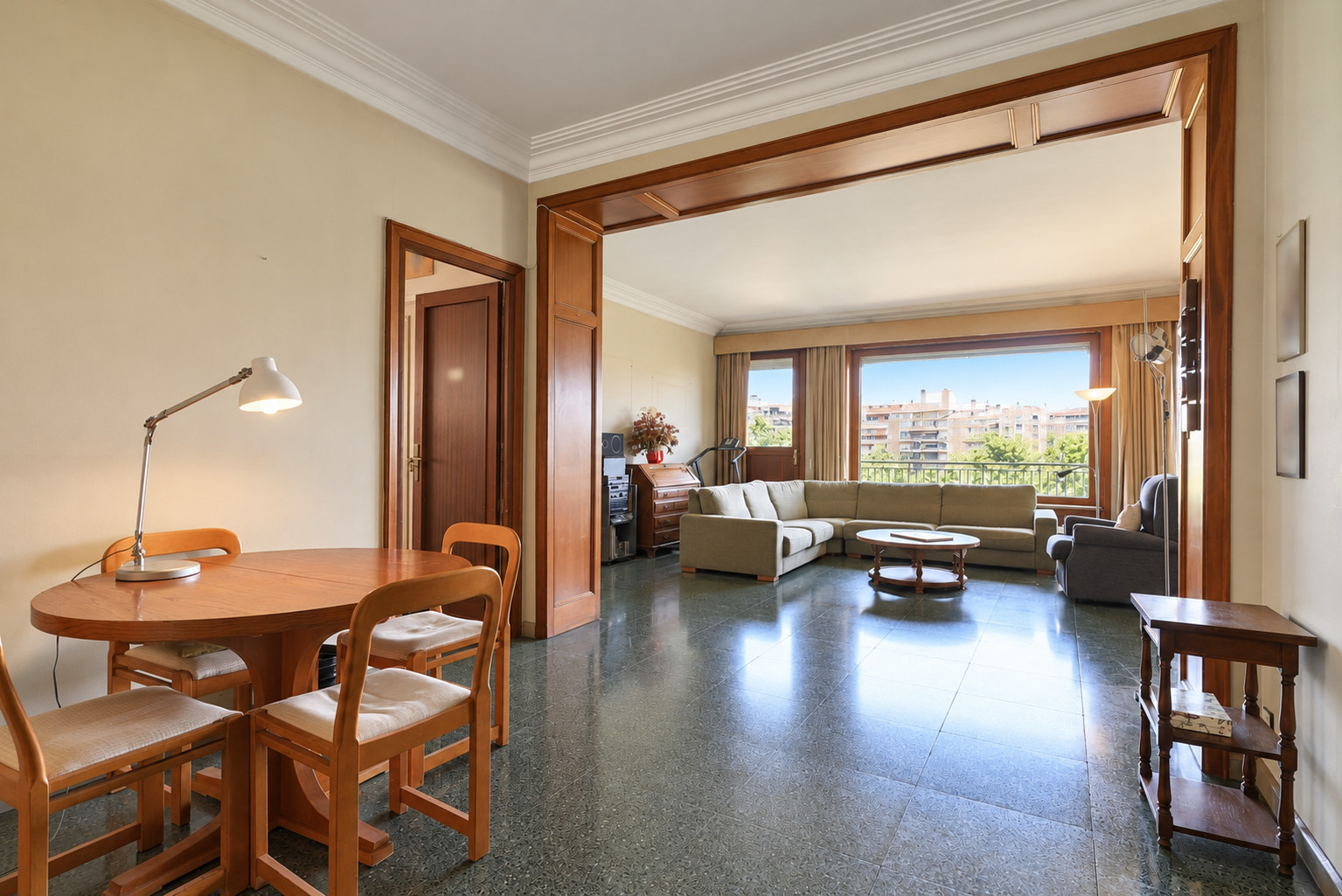 Period apartment to renovate beside Turó Park, Barcelona