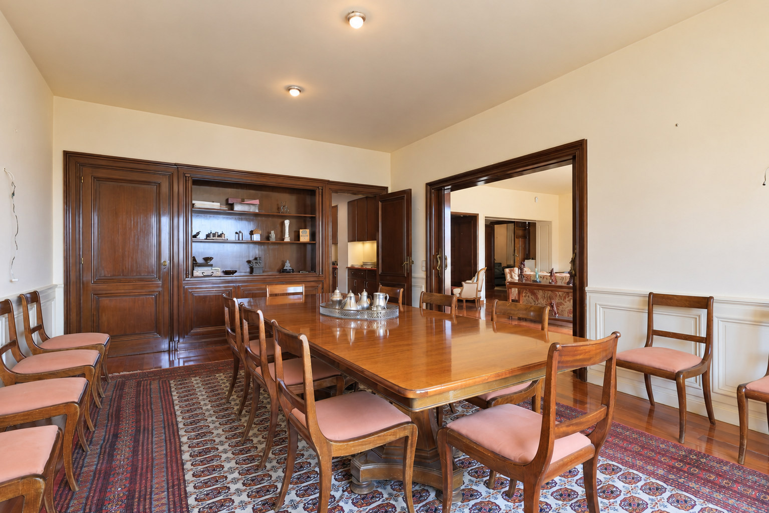 Period apartment to renovate beside Turó Park, Barcelona