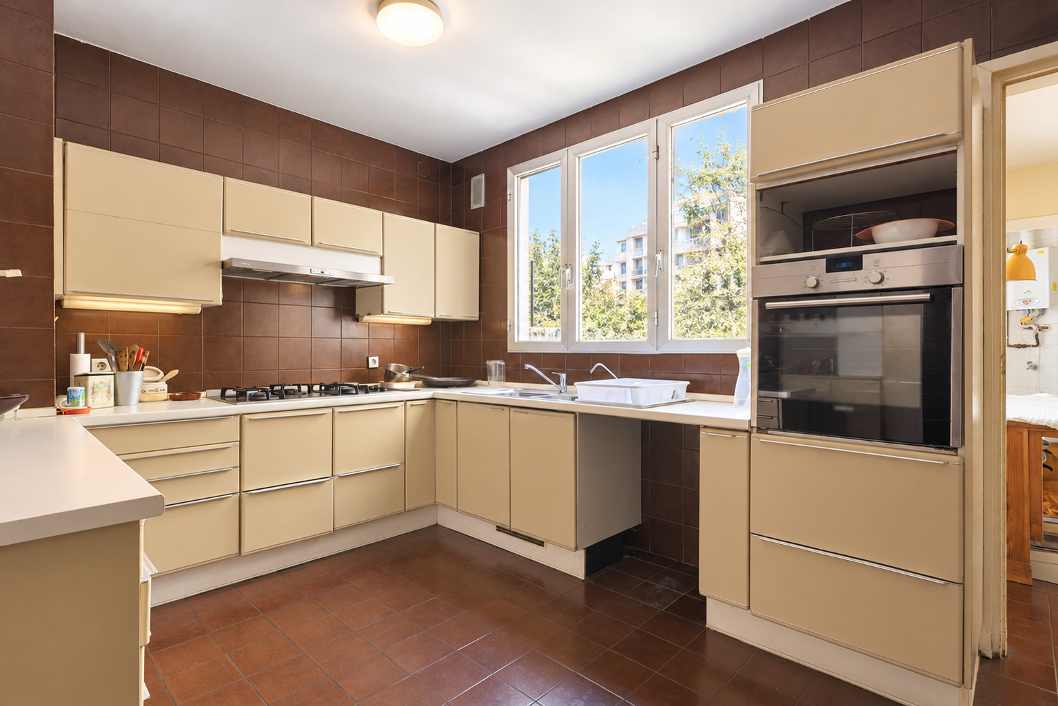 Period apartment to renovate beside Turó Park, Barcelona