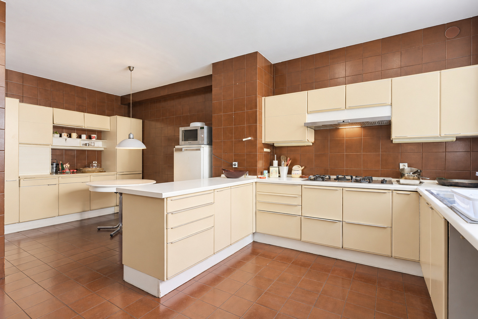 Period apartment to renovate beside Turó Park, Barcelona