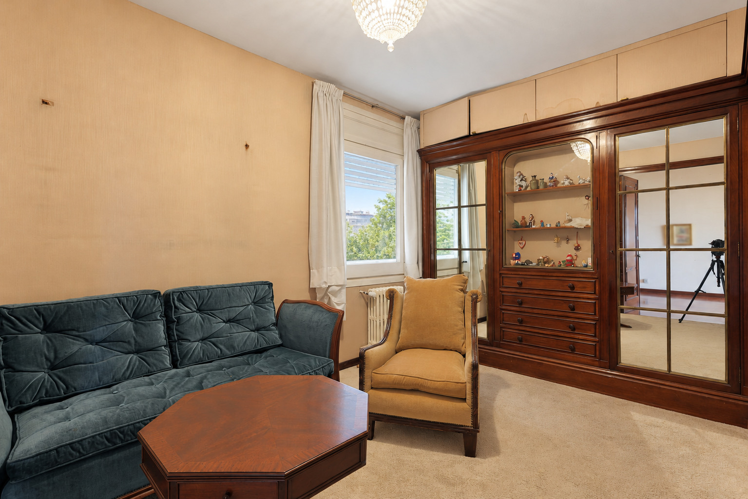 Period apartment to renovate beside Turó Park, Barcelona