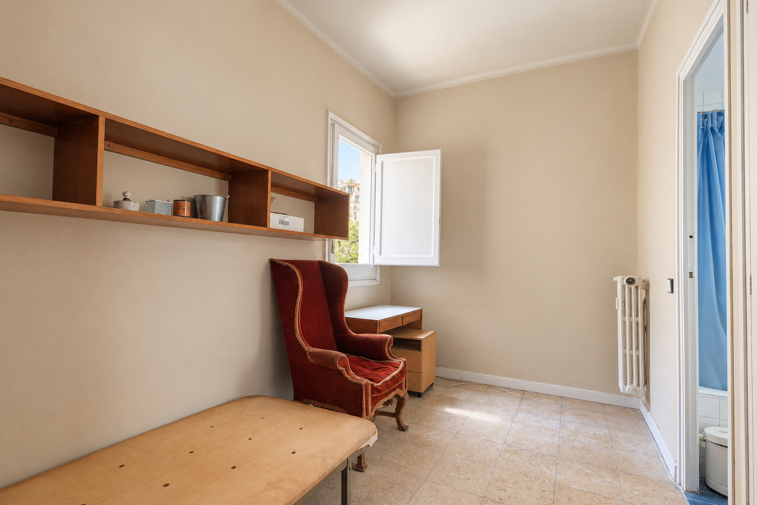 Period apartment to renovate beside Turó Park, Barcelona