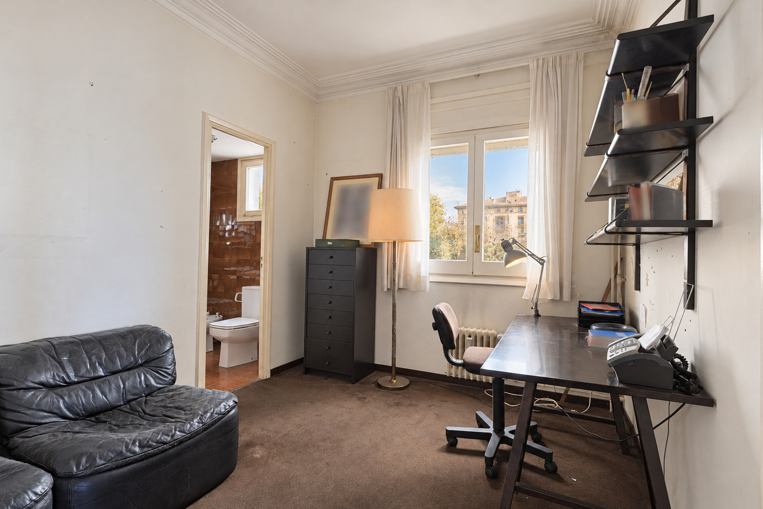 Period apartment to renovate beside Turó Park, Barcelona