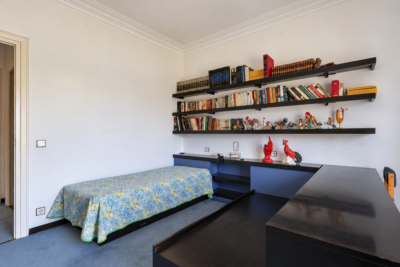 Period apartment to renovate beside Turó Park, Barcelona