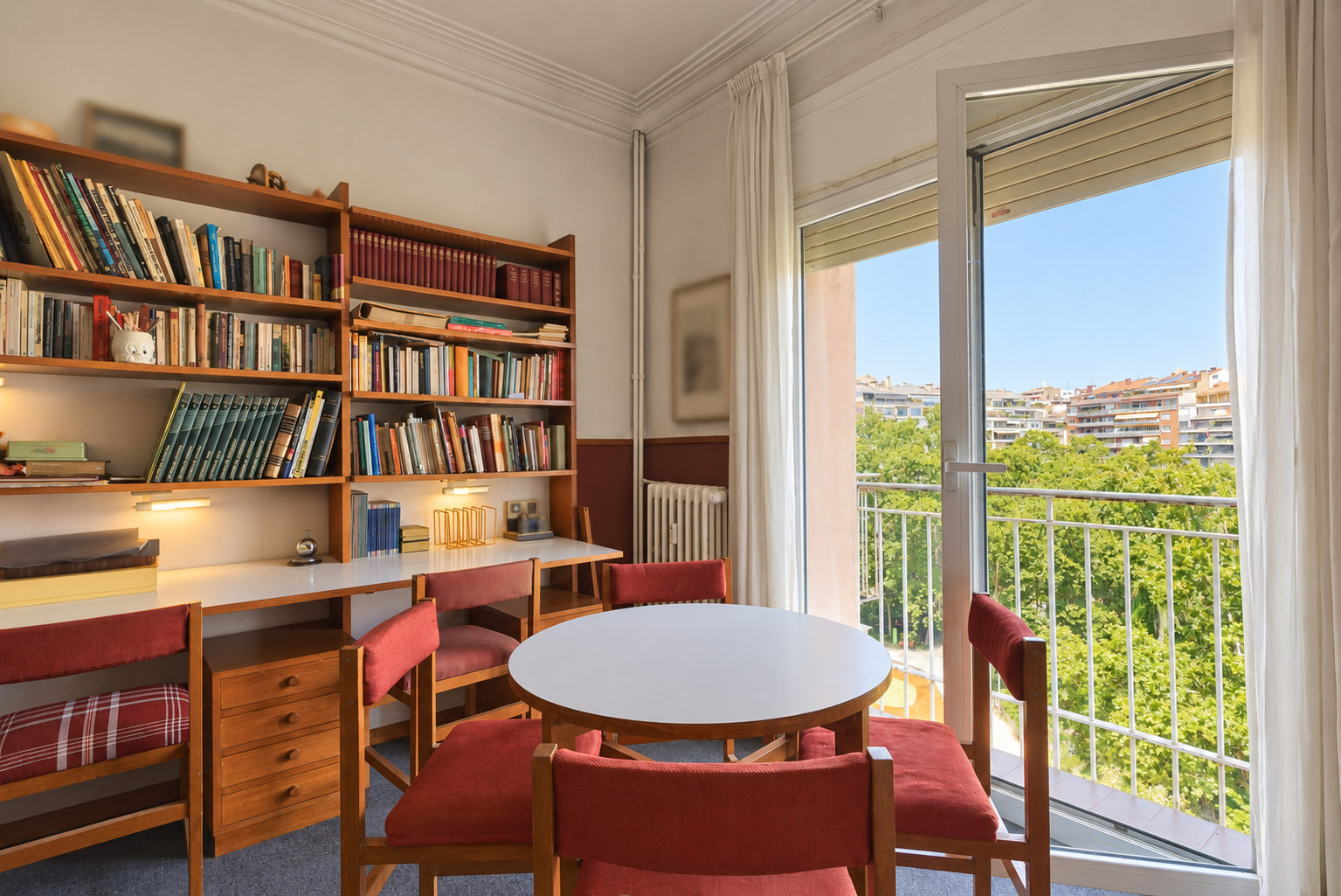 Period apartment to renovate beside Turó Park, Barcelona