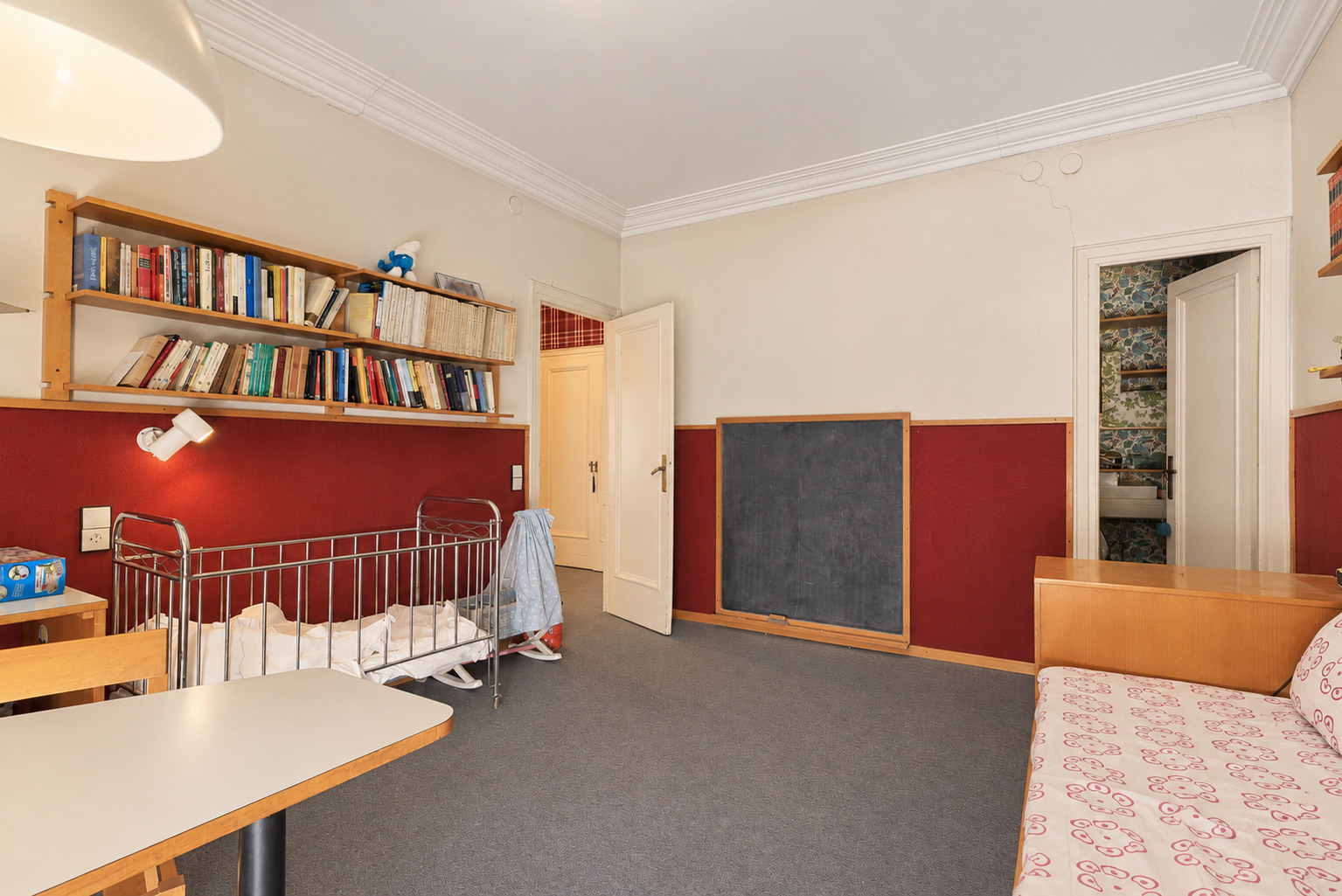 Period apartment to renovate beside Turó Park, Barcelona