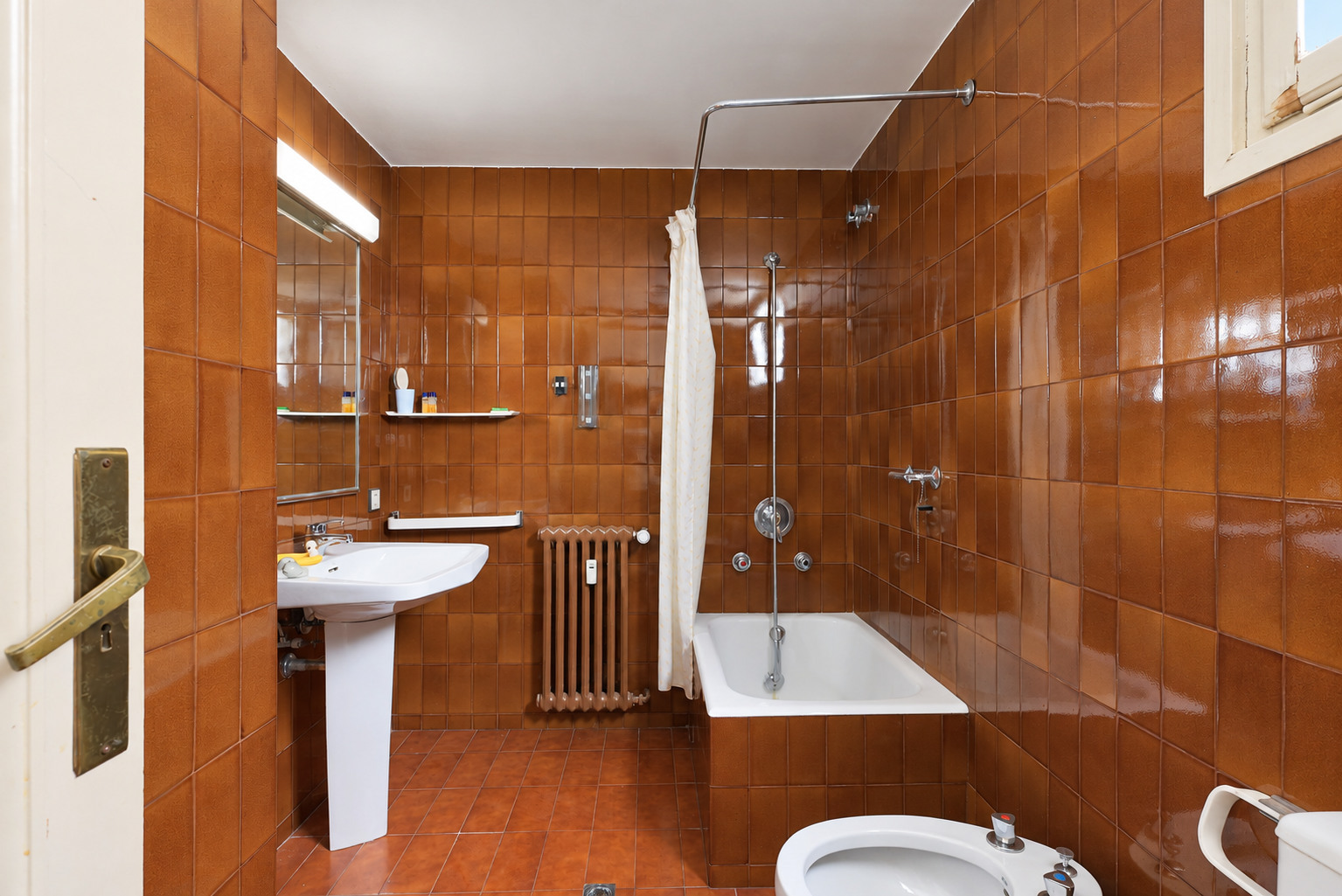 Period apartment to renovate beside Turó Park, Barcelona