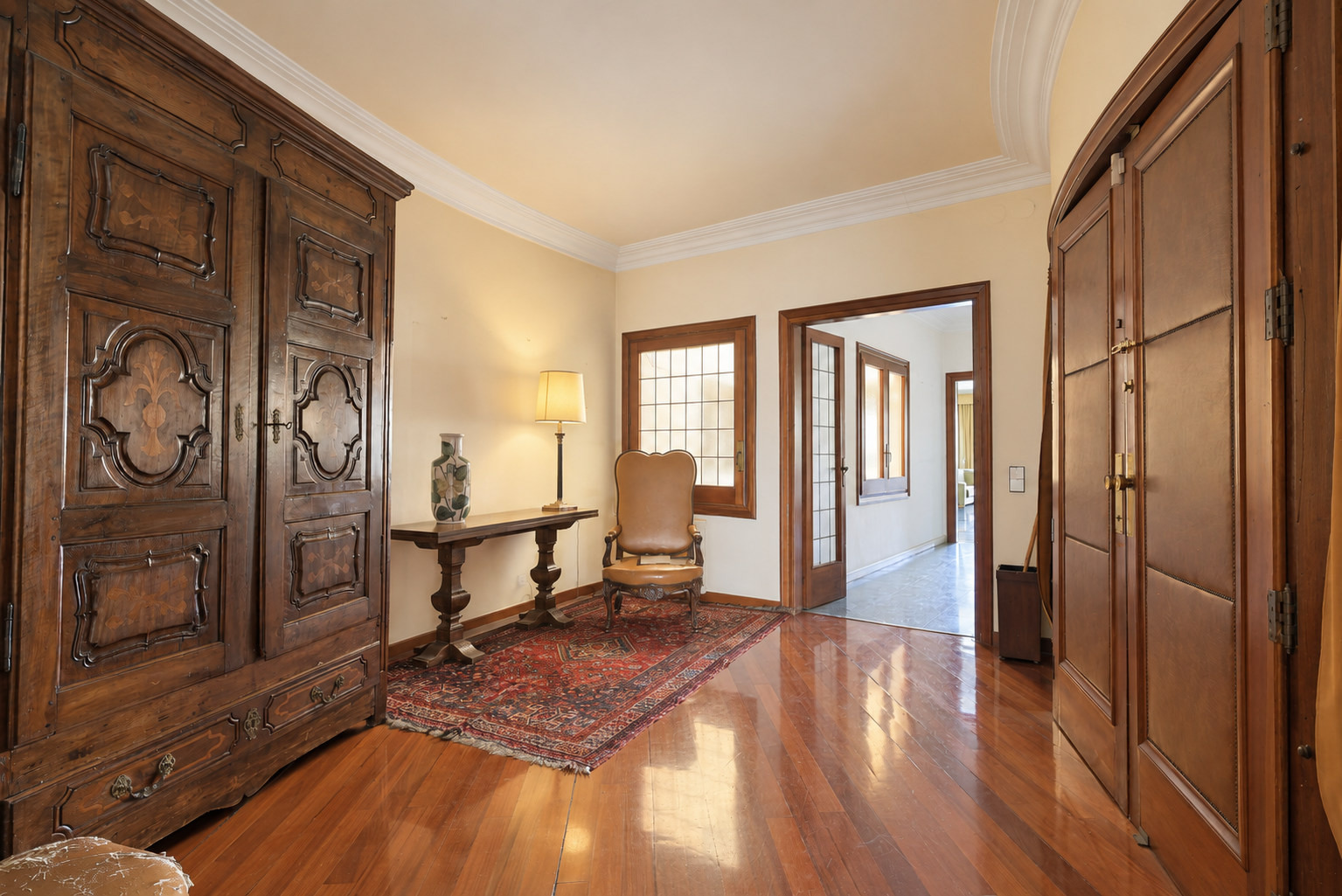 Period apartment to renovate beside Turó Park, Barcelona