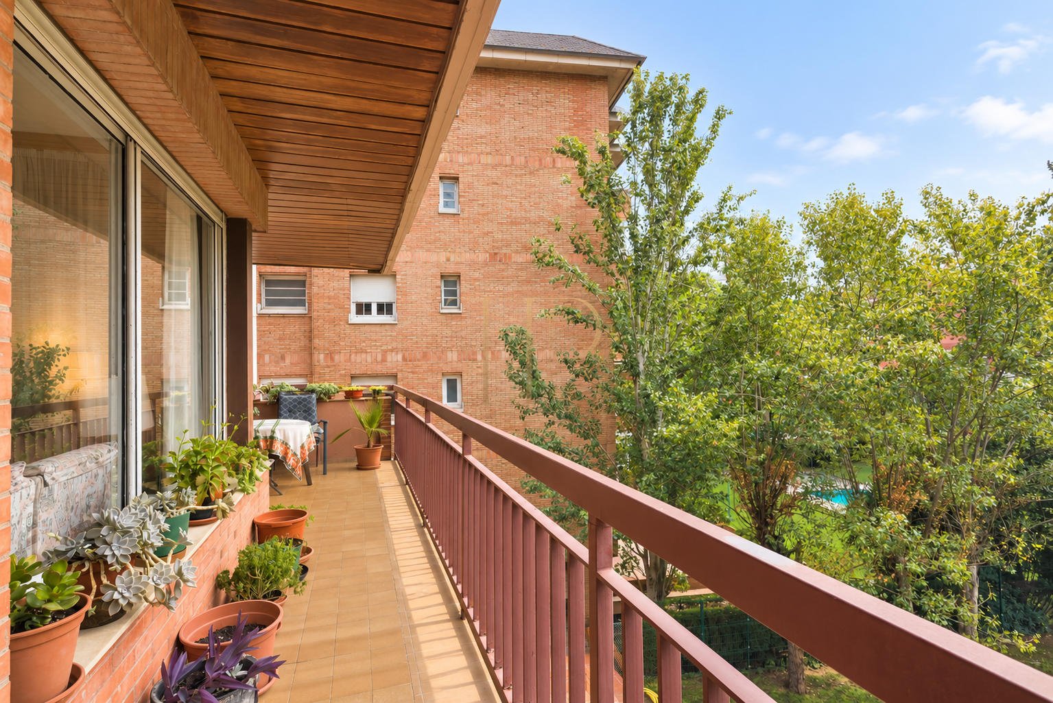 Apartment with terrace and pool in Pedralbes