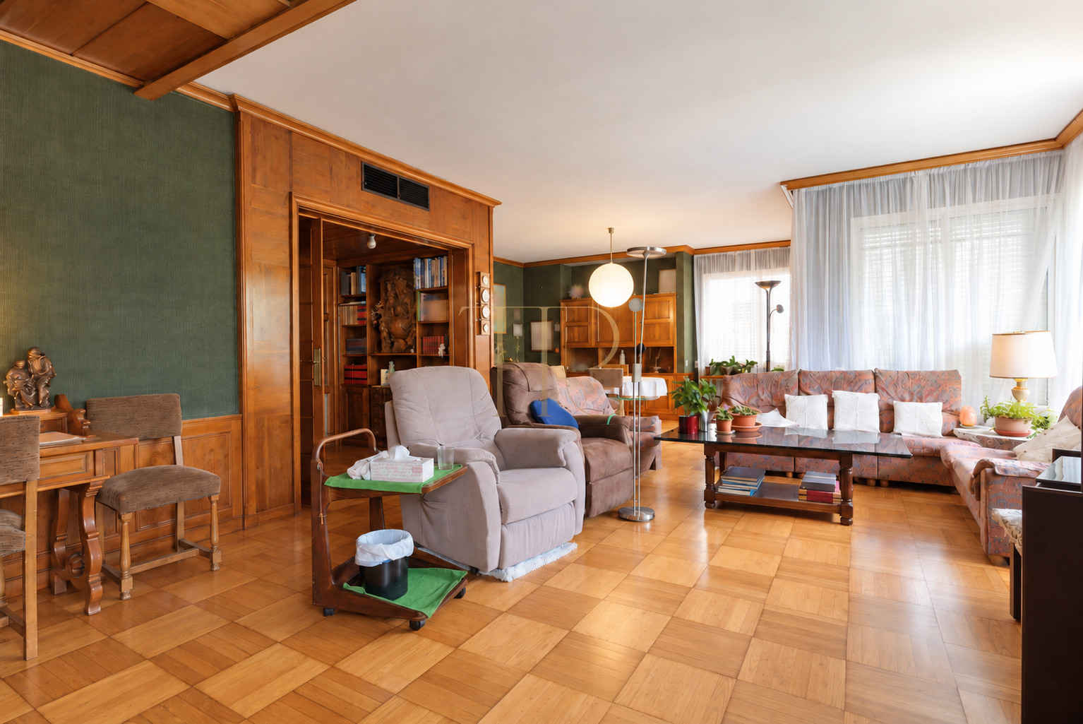 Apartment with terrace and pool in Pedralbes